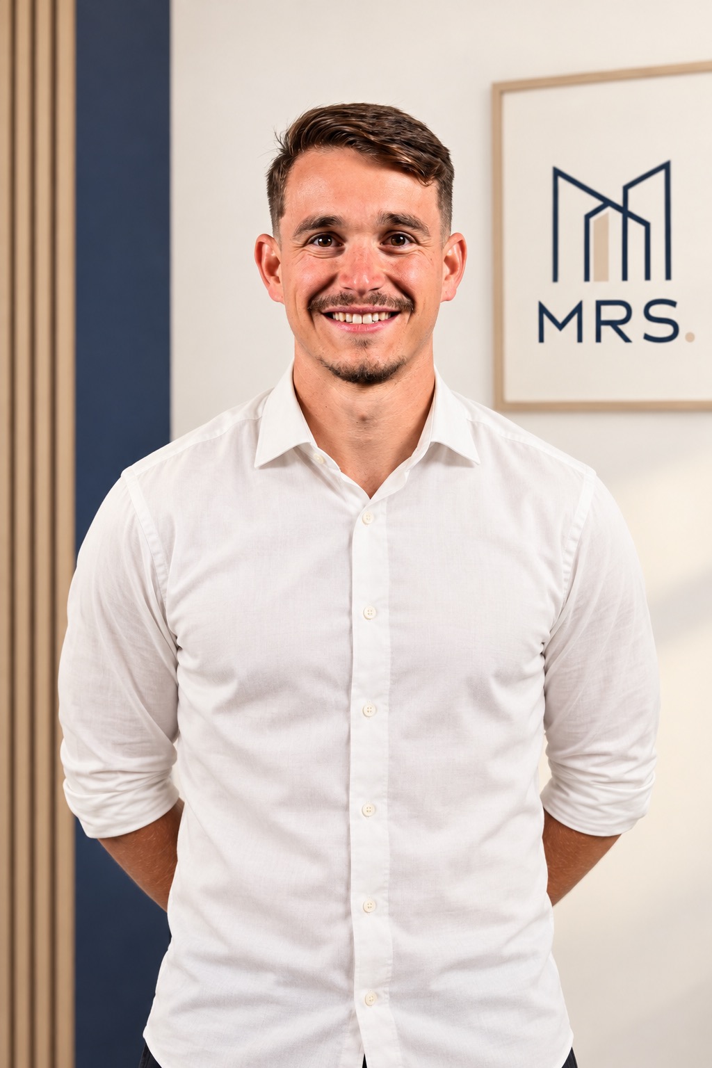 Romain de MRS., associé